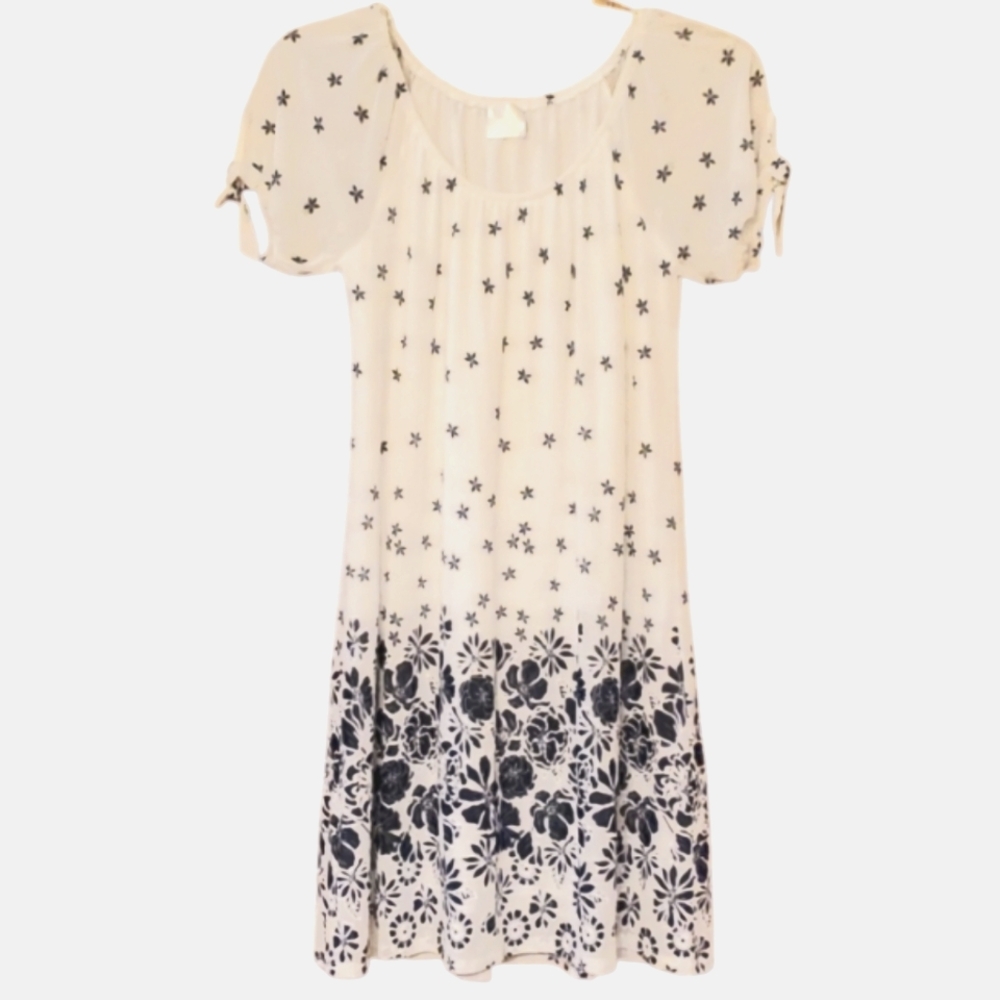 Siren Lily Petite Small Womans Floral Blue and White‎ Short Sleeve Dress